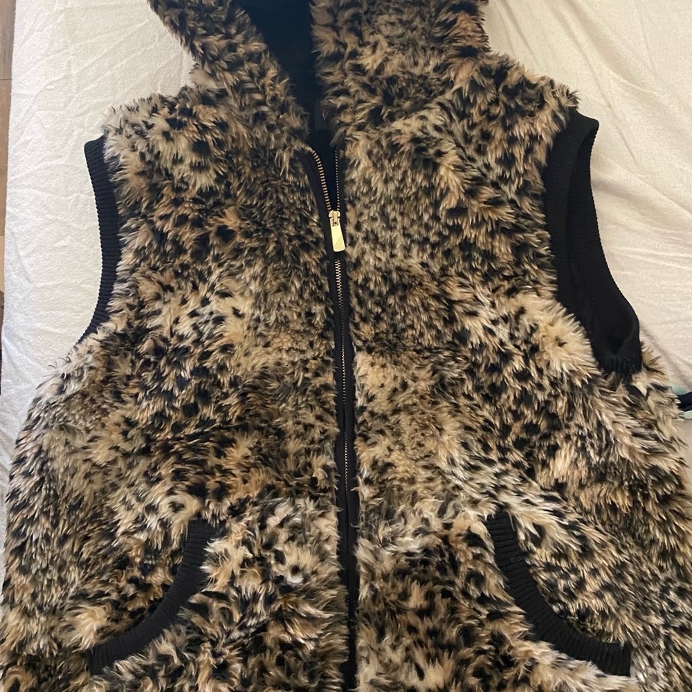 This is a size Petite XL got it and it doesn’t fit.Never wore